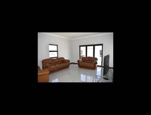 4 BEDROOM HOUSE FOR SALE IN HELDERWYK